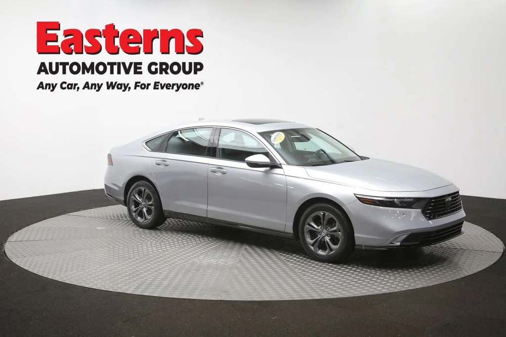 Used 2025 Silver Honda EX-L image 44