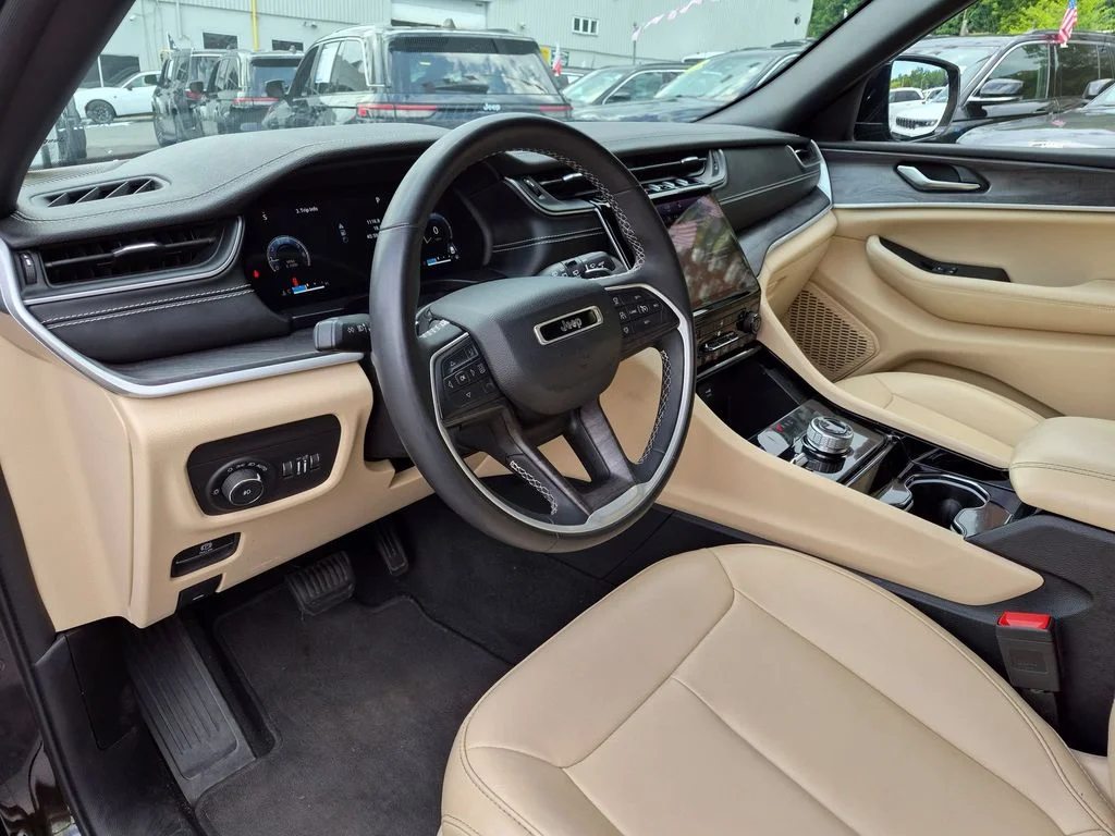 Used 2023 Black Jeep Limited image 13