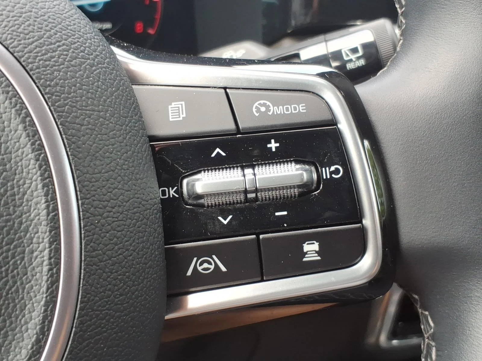 Used 2023 Glacial White Pearl Kia SX image 16