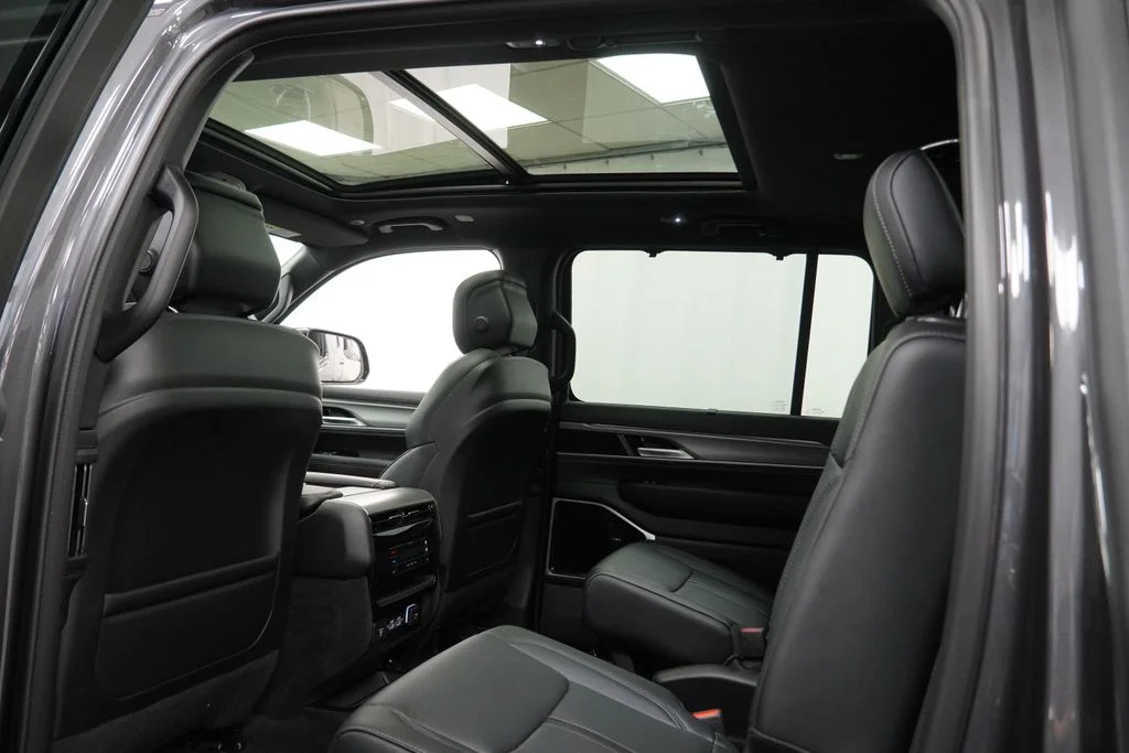 New 2026 Baltic Gray Metallic Clearcoat Jeep Limited Reserve image 19