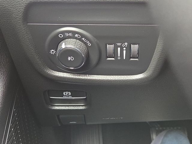 Used 2026 Diamond Black Jeep Limited image 11
