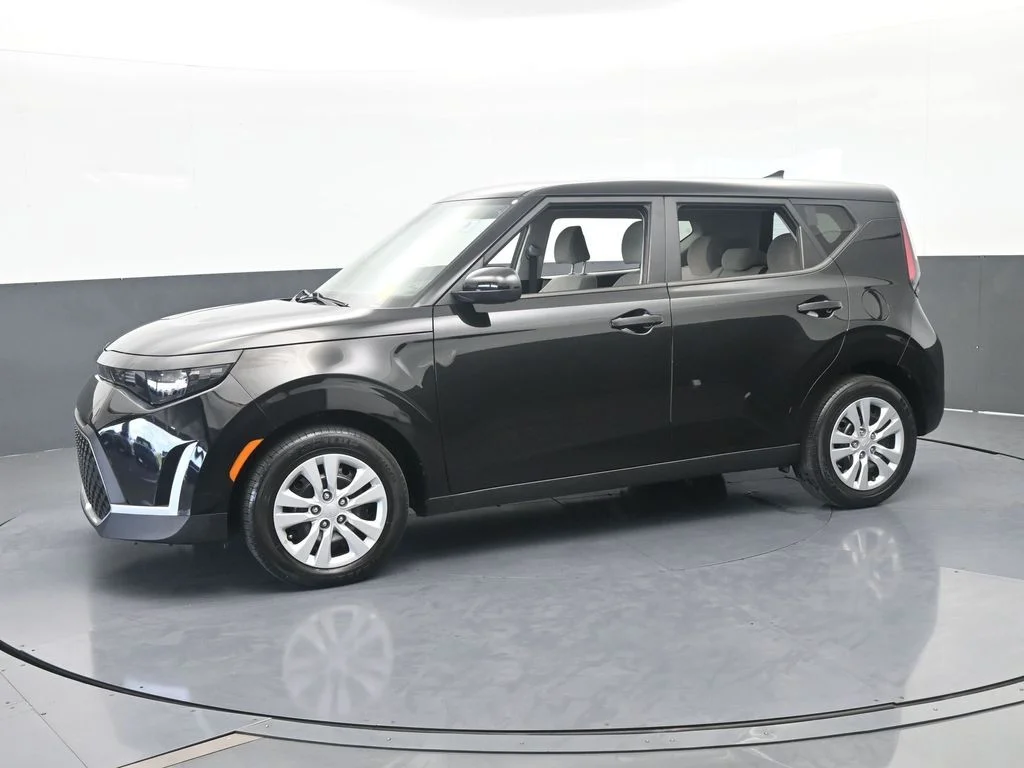Used 2023 Fusion Black Kia LX image 1