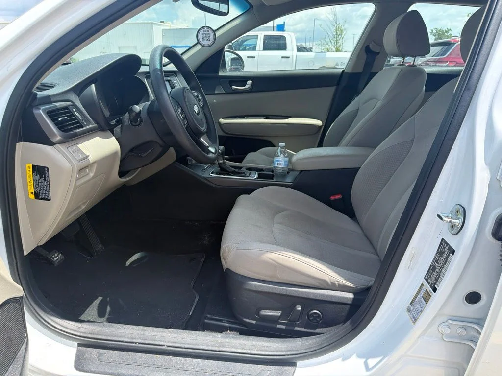 Used 2016 White Kia LX image 6
