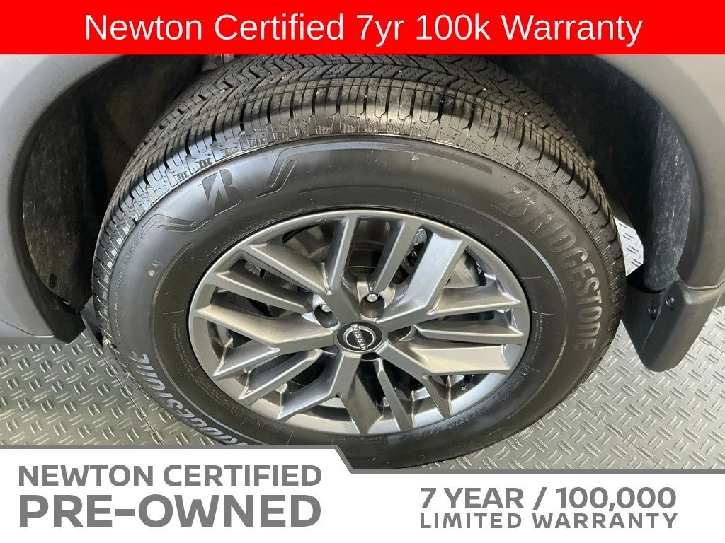 Certified Used 2025 Everest White Pearl Nissan S image 38