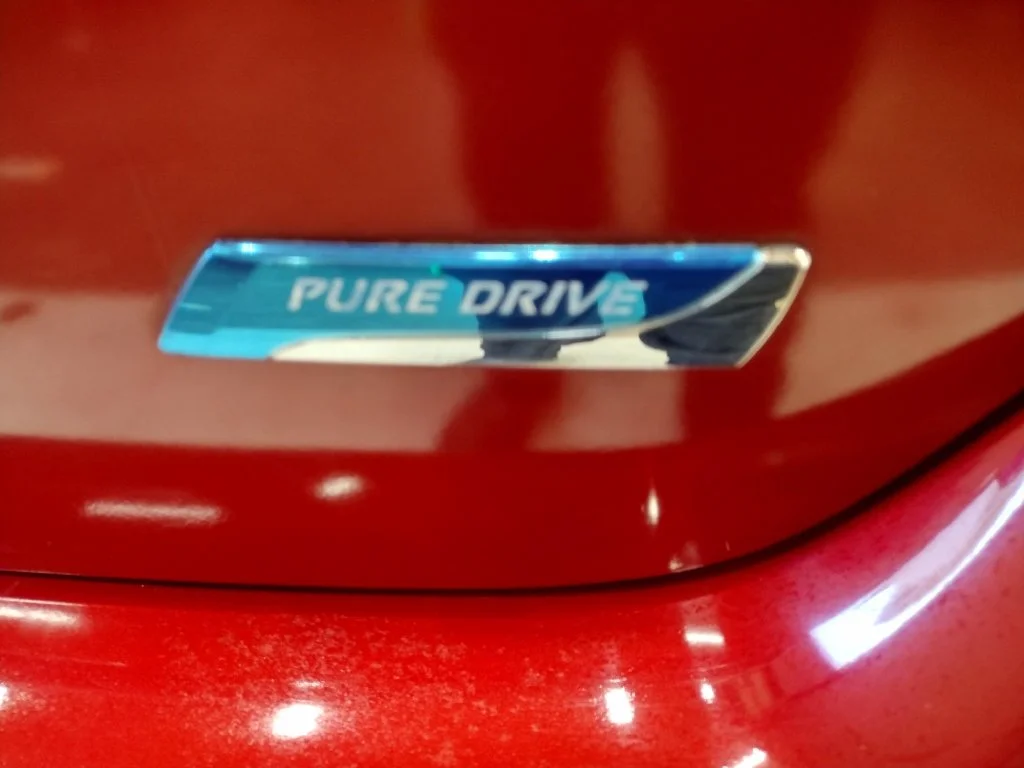 Used 2014 Red Nissan SR image 16