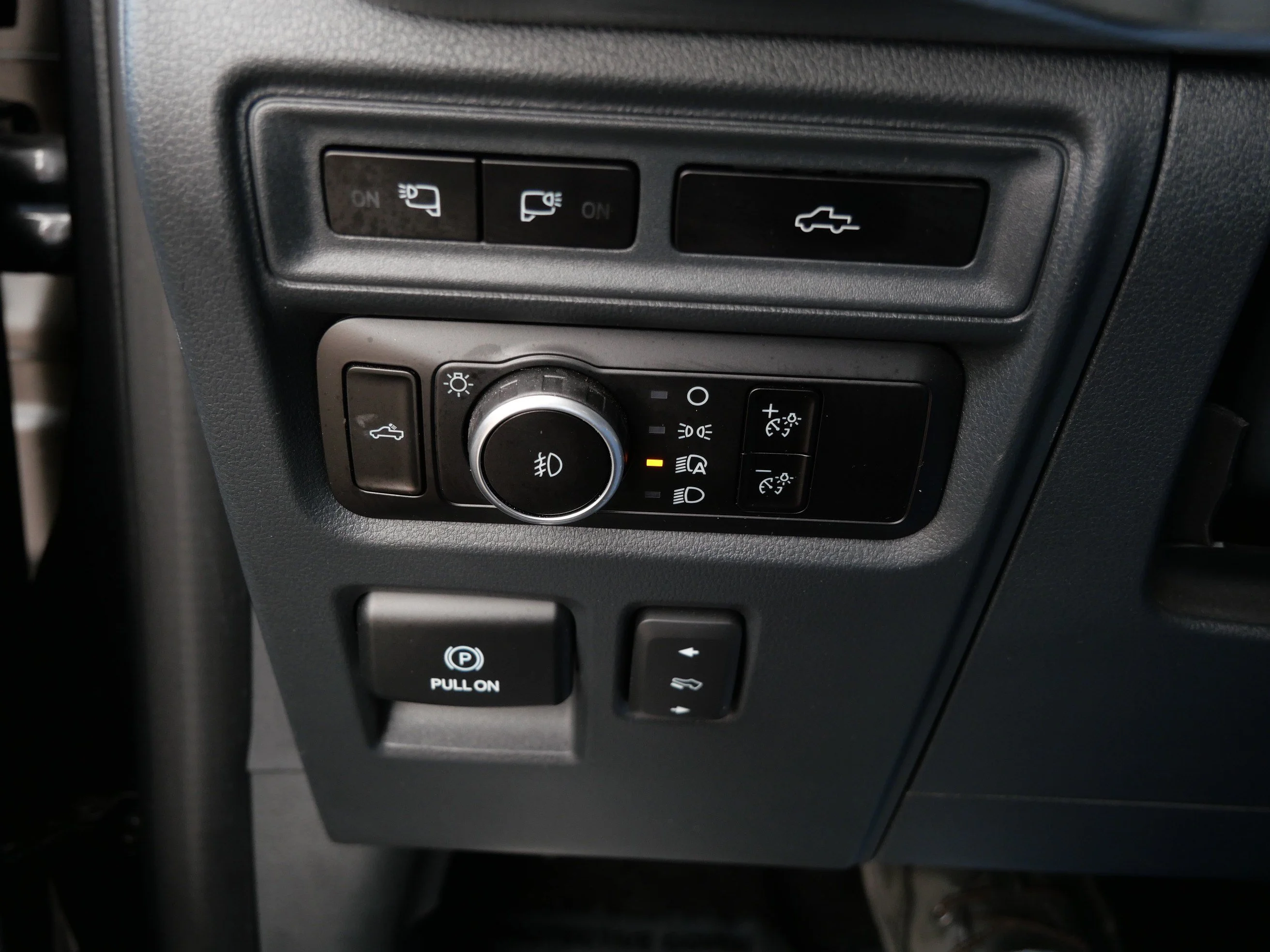 Certified Used 2023 Carbonized Gray Metallic Ford LARIAT image 26