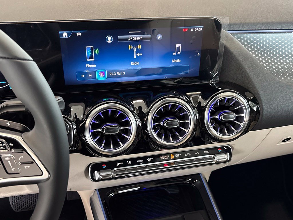 New 2026 Polar White Mercedes-Benz GLA 250 image 51