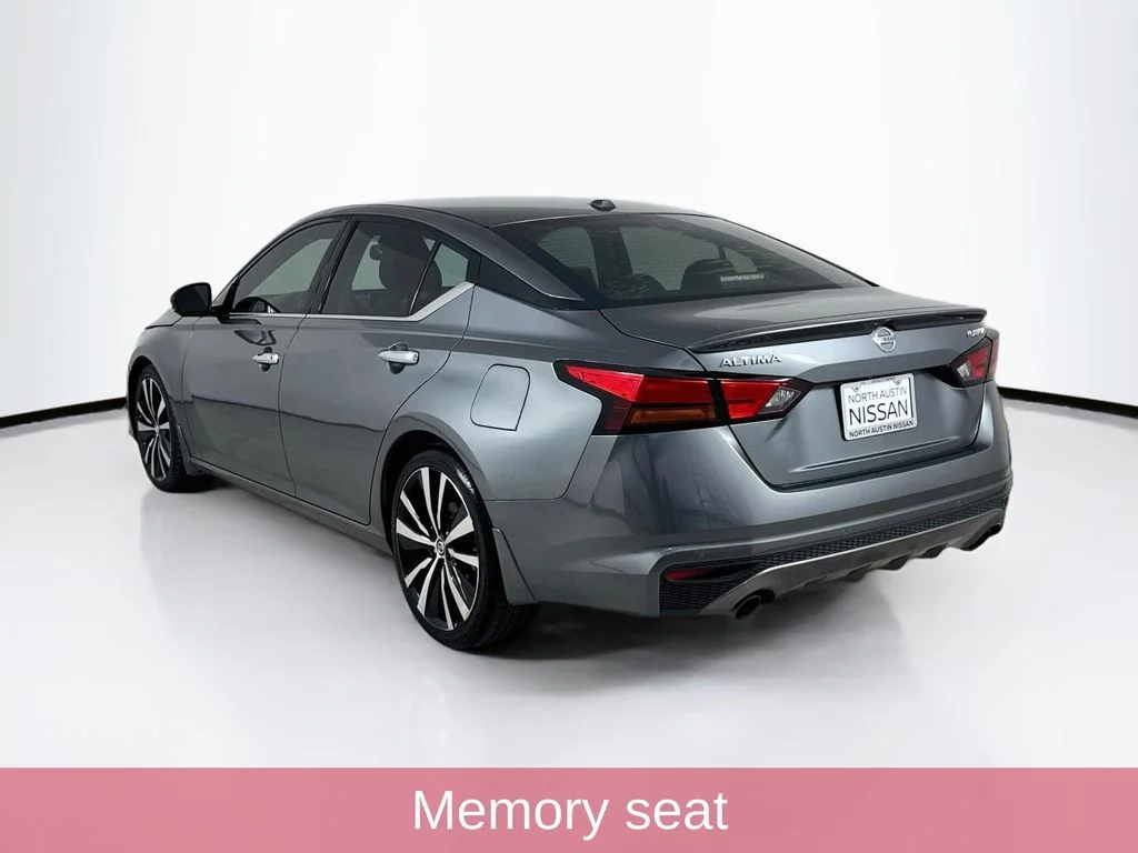 Used 2019 Gray Nissan 2.5 Platinum image 5