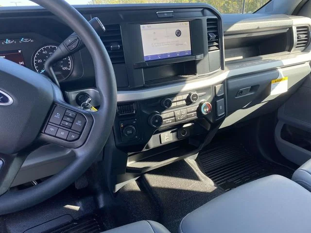 New 2026 Oxford White Ford XL image 13