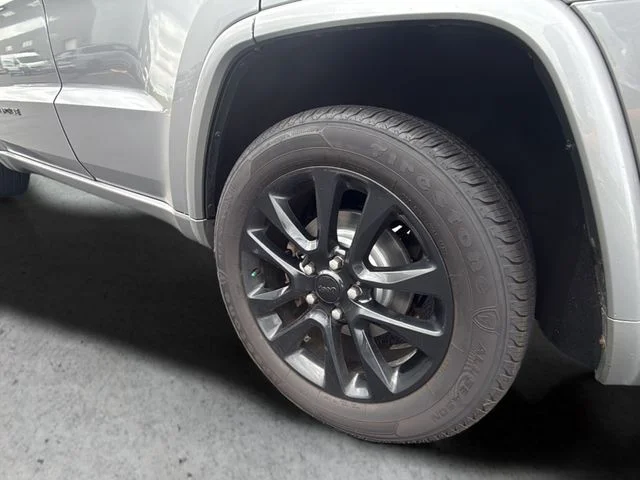Certified Used 2020 Silver Jeep Altitude image 29