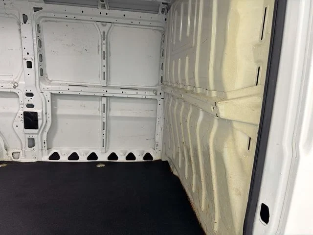 Used 2022 White Ram Base image 15