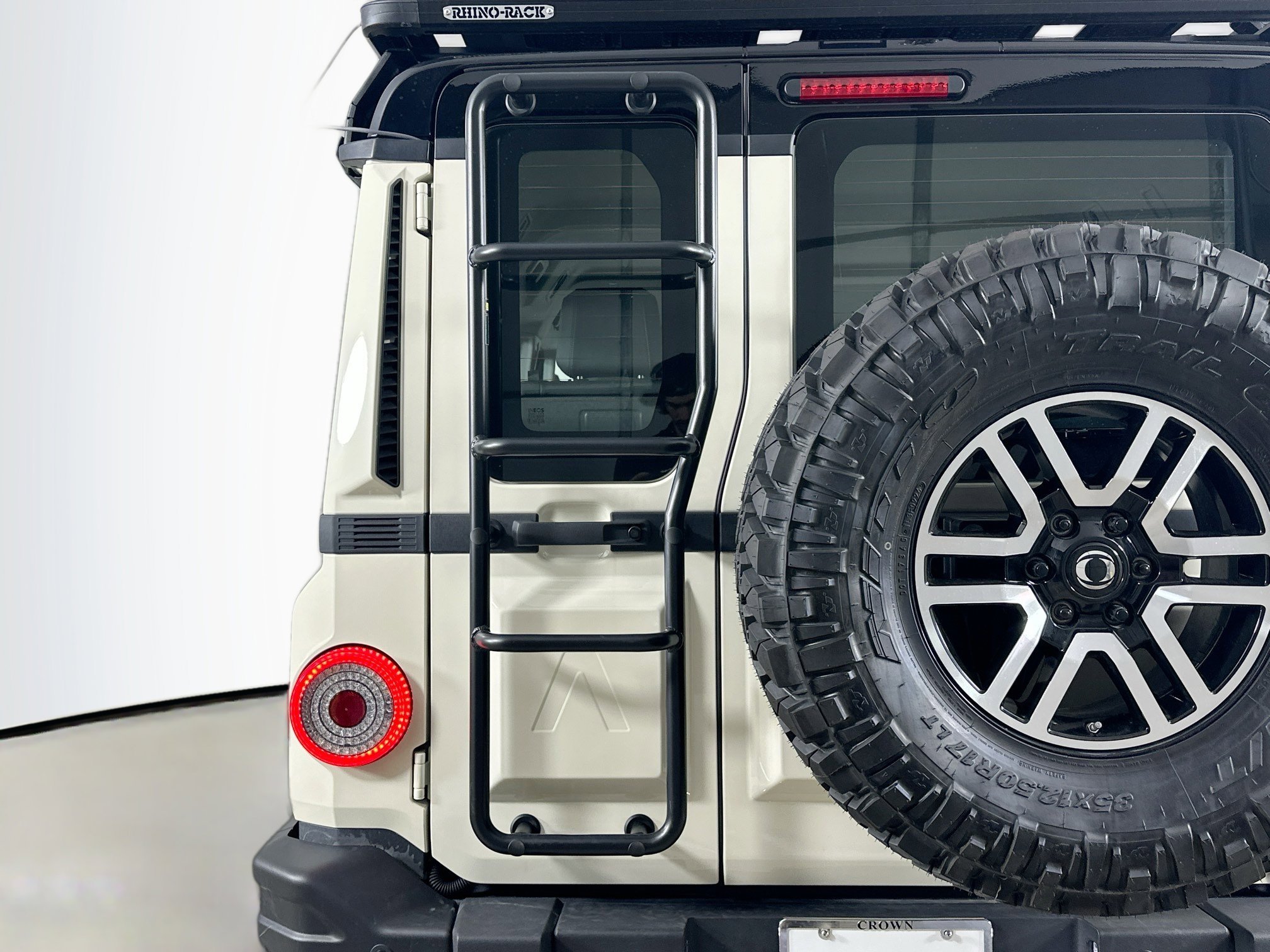 New 2026 Scottish White INEOS Trialmaster Edition image 38