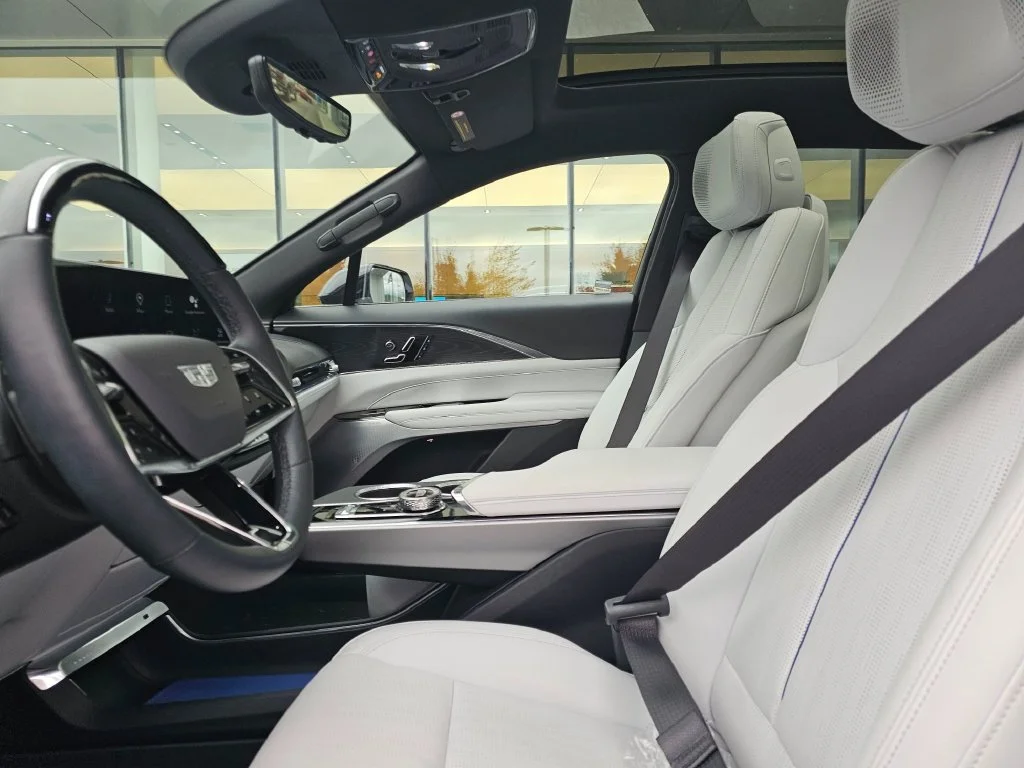 Certified Used 2024 Crystal White Tricoat Cadillac Sport 3 image 25