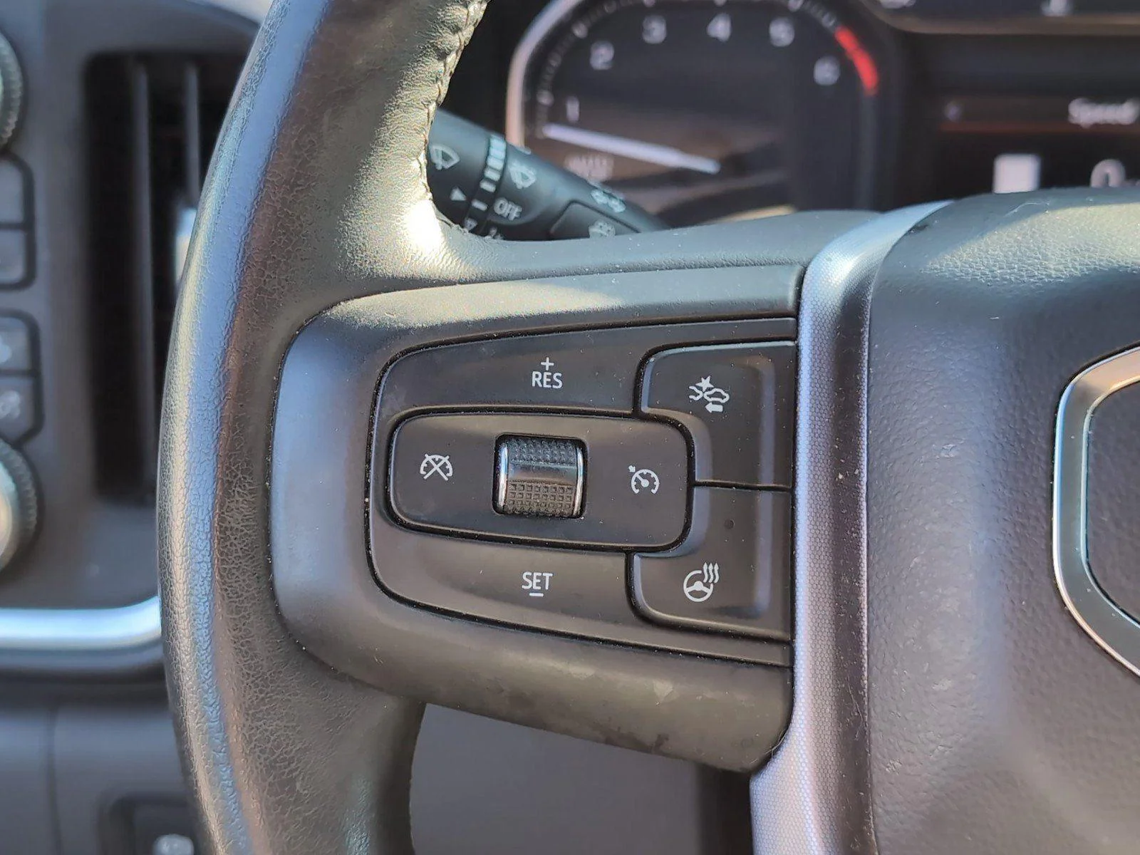 Used 2019 SATIN STEEL METALLIC GMC SLT image 33