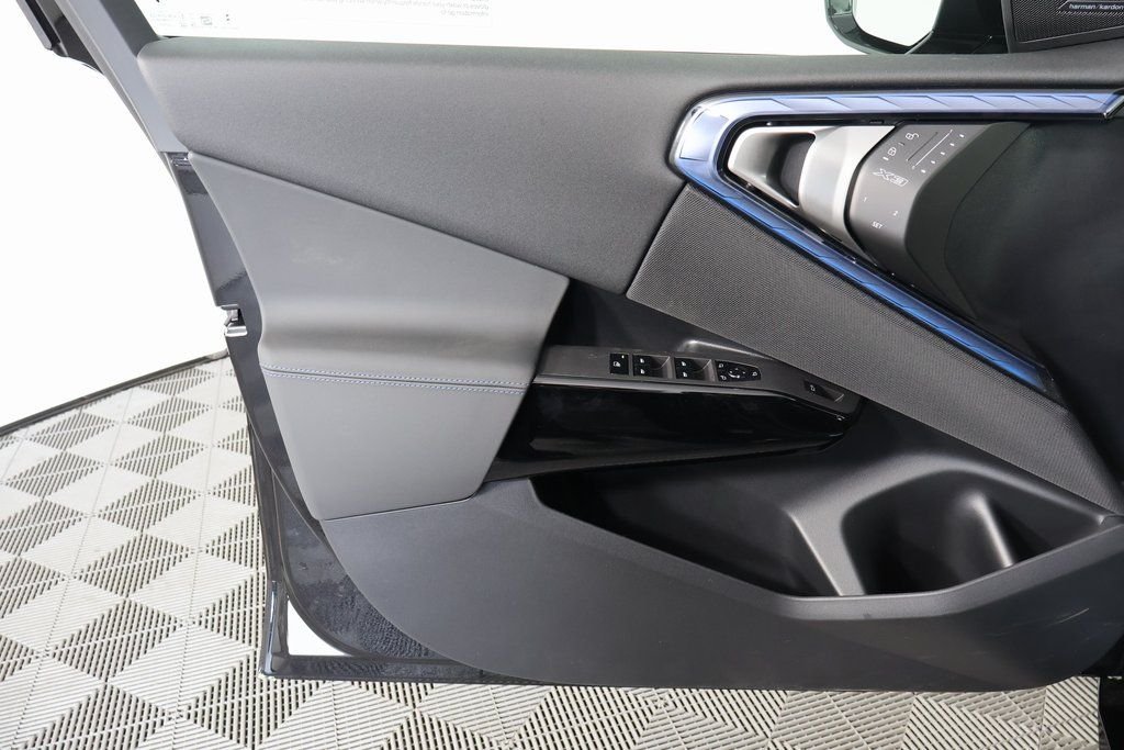 New 2026 Black Sapphire Metallic BMW 30 xDrive image 7