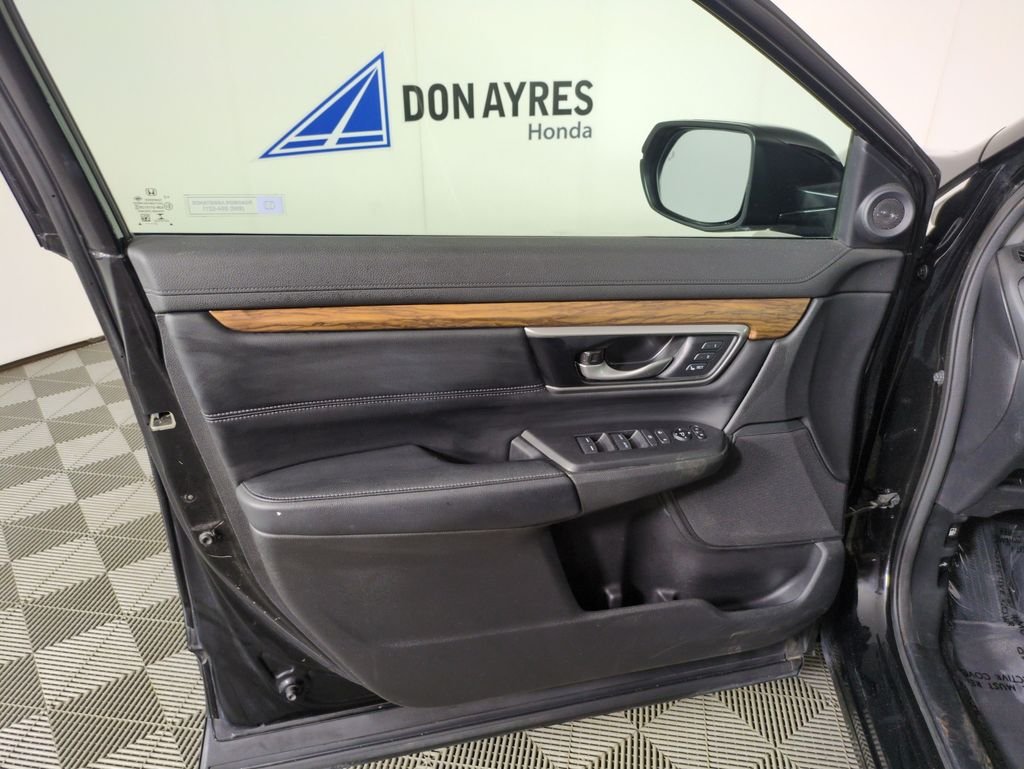Used 2022 Crystal Black Pearl Honda Touring image 13