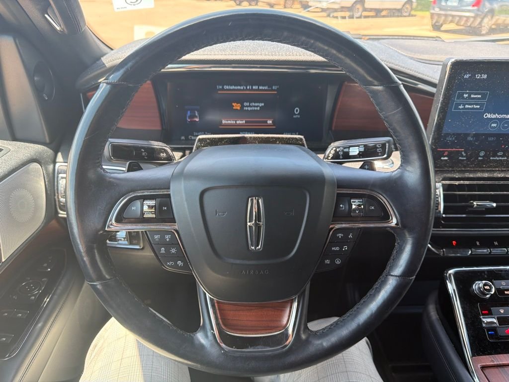 Used 2022 Black Lincoln Reserve image 13