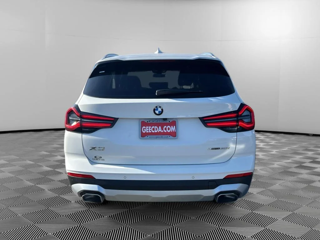 Used 2024 White BMW xDrive30i image 5