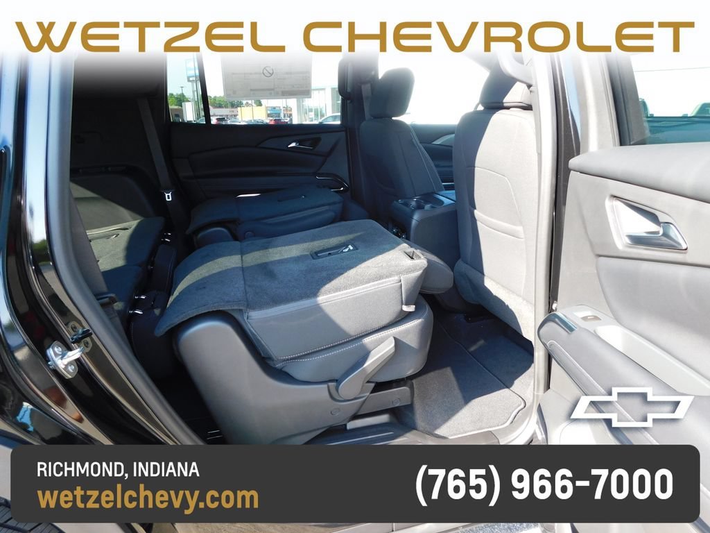 New 2027 Mosaic Black Metallic Chevrolet LT image 28