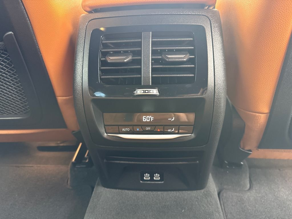 Used 2024 Phytonic Blue Metallic BMW xDrive30i image 17