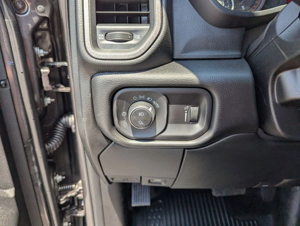 2025 RAM 3500 Tradesman - Photo 19