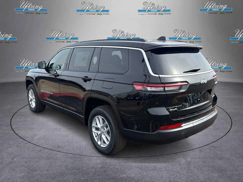 New 2026 Diamond Black Crystal Pearlcoat Jeep Laredo X image 5