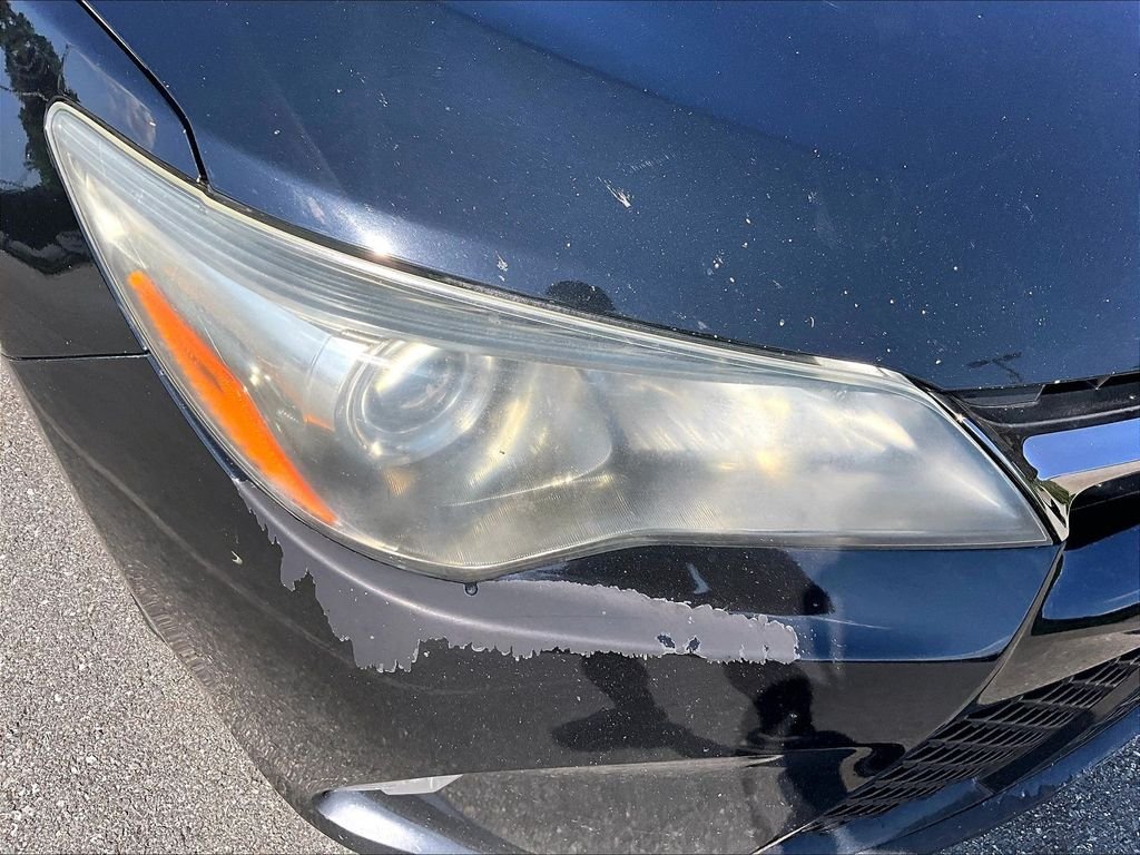 Used 2015 Black Toyota SE image 32