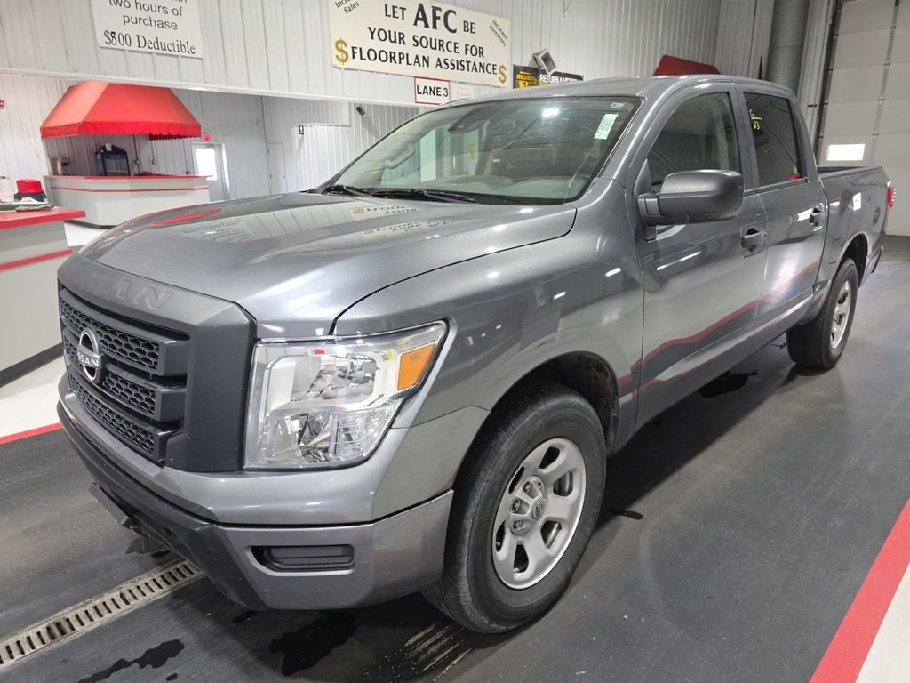 2023 Nissan Titan S 4X4 Crew Cab's photo