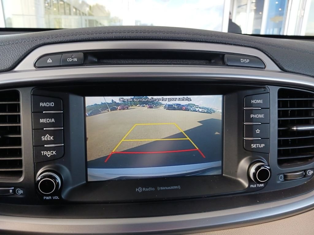 Used 2019 White Kia EX image 21