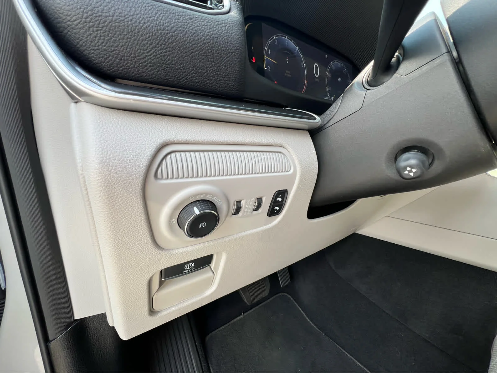 Used 2022 Pearl Jeep Series I image 14