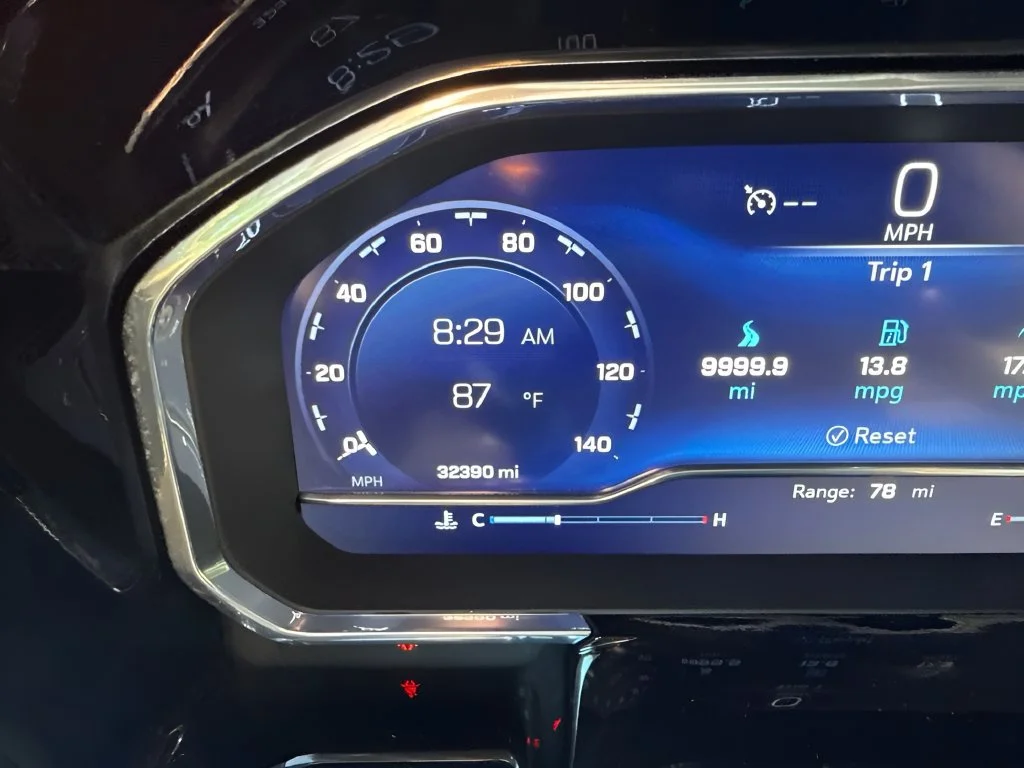 Used 2024 Summit White Chevrolet LT image 63
