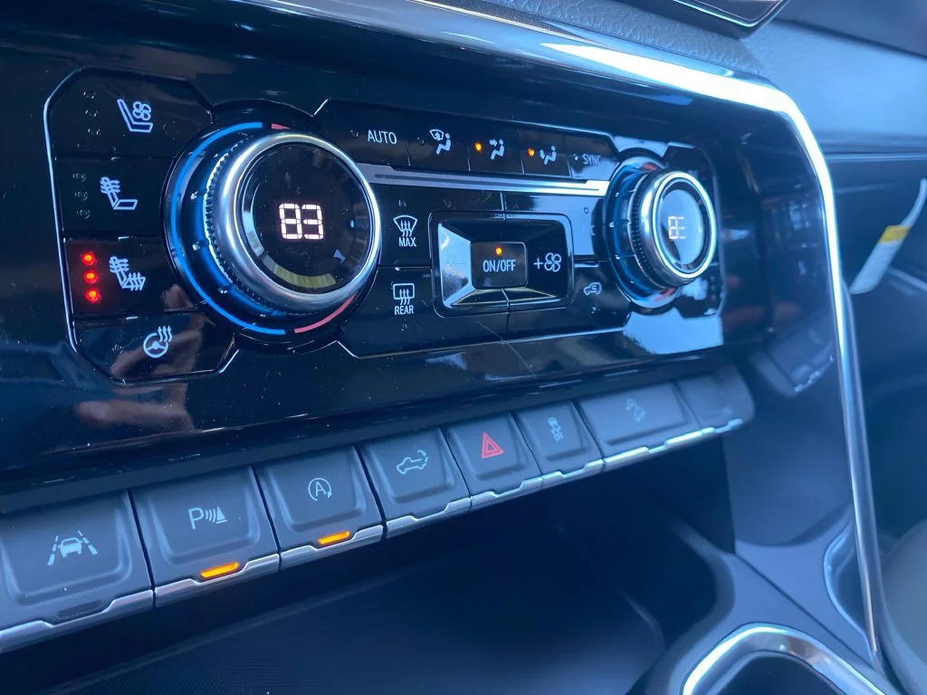 New 2026 Glacier White Tricoat GMC Denali image 25