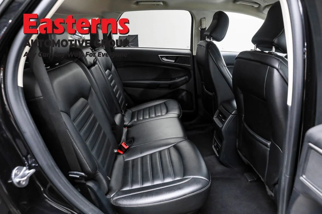 Used 2022 Black Ford SEL image 22