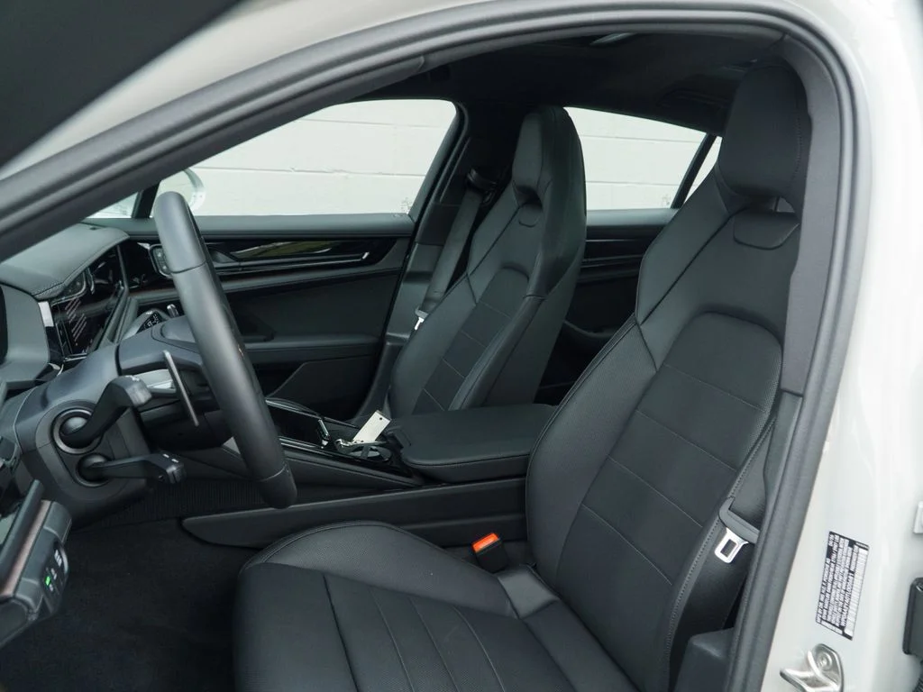 Used 2026  Porsche 4 image 5