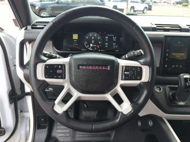 Used 2025 White Land Rover S image 11