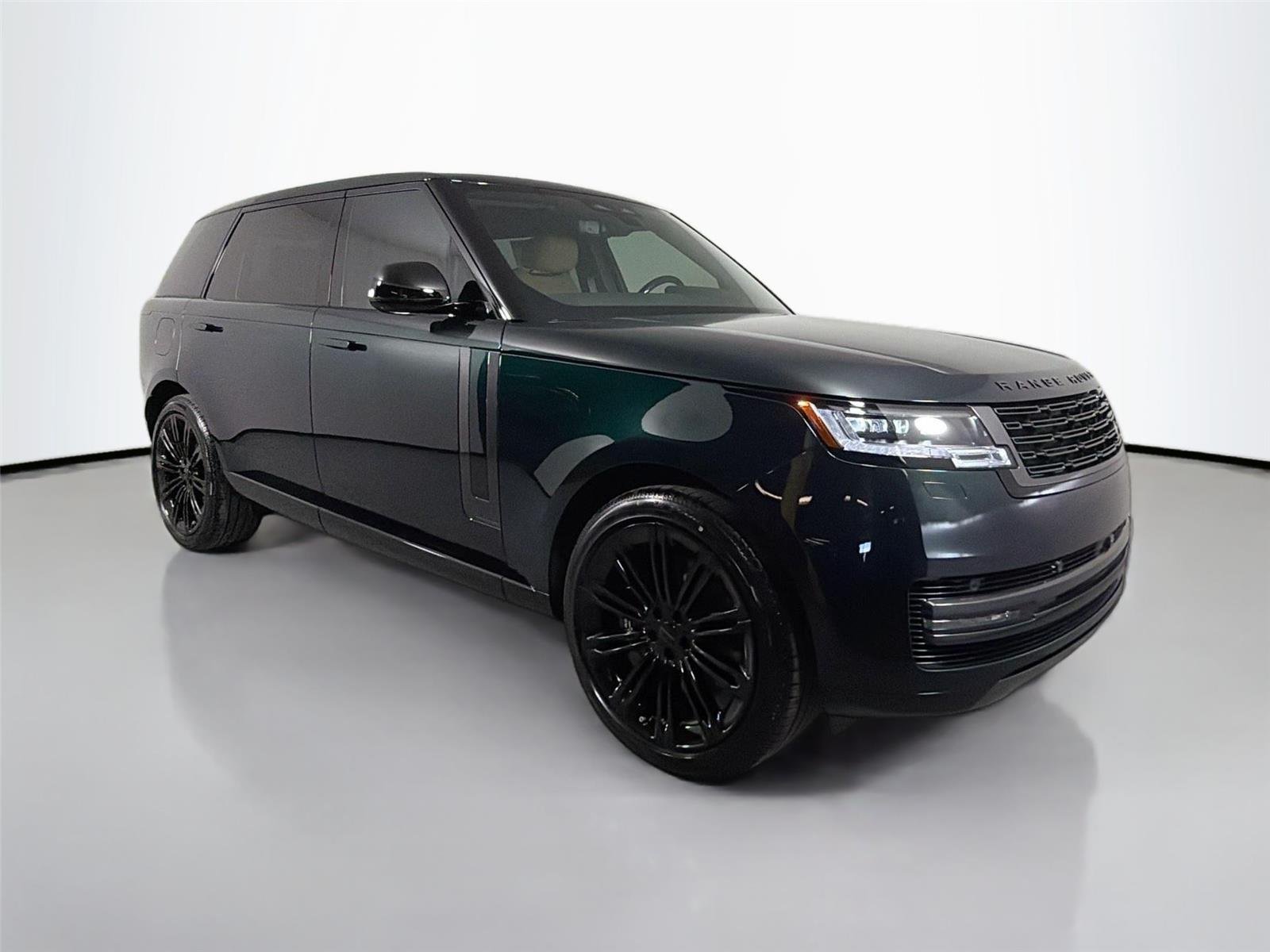 New 2026 British Racing Green LAND ROVER Autobiography image 3