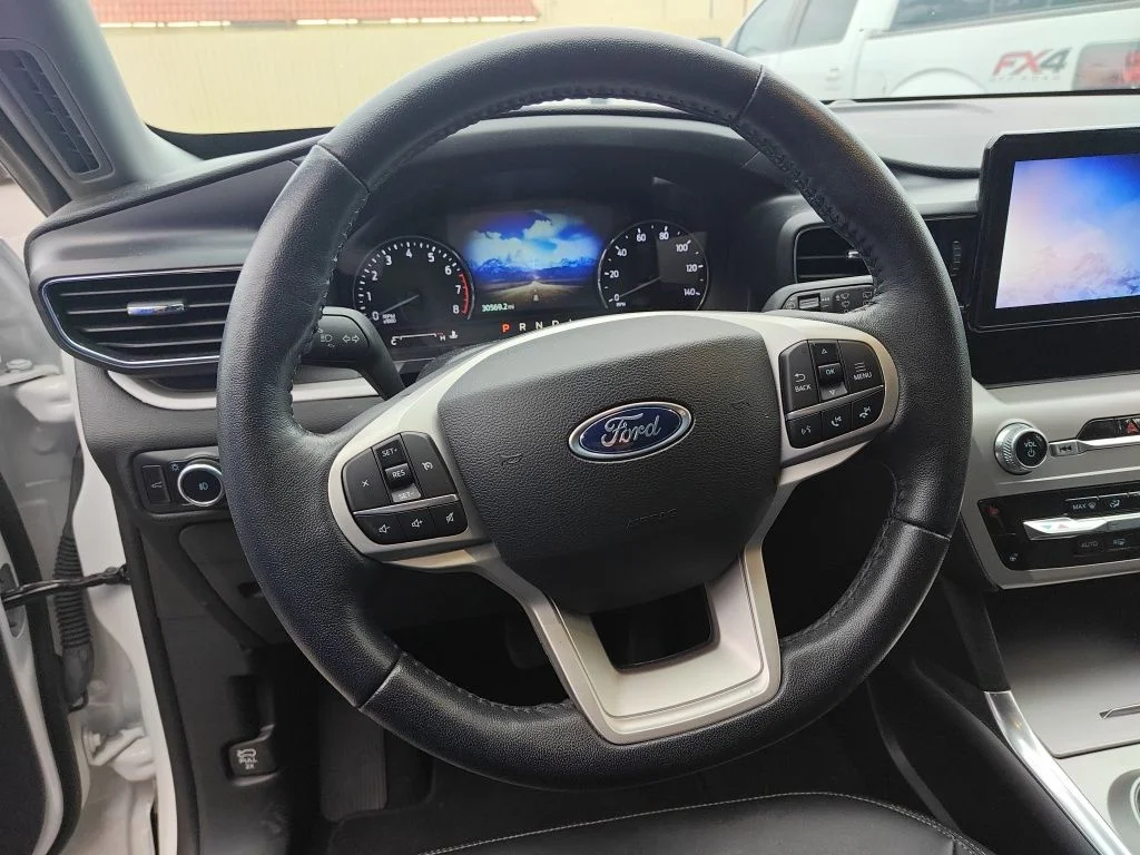 Used 2023 White Ford XLT image 8