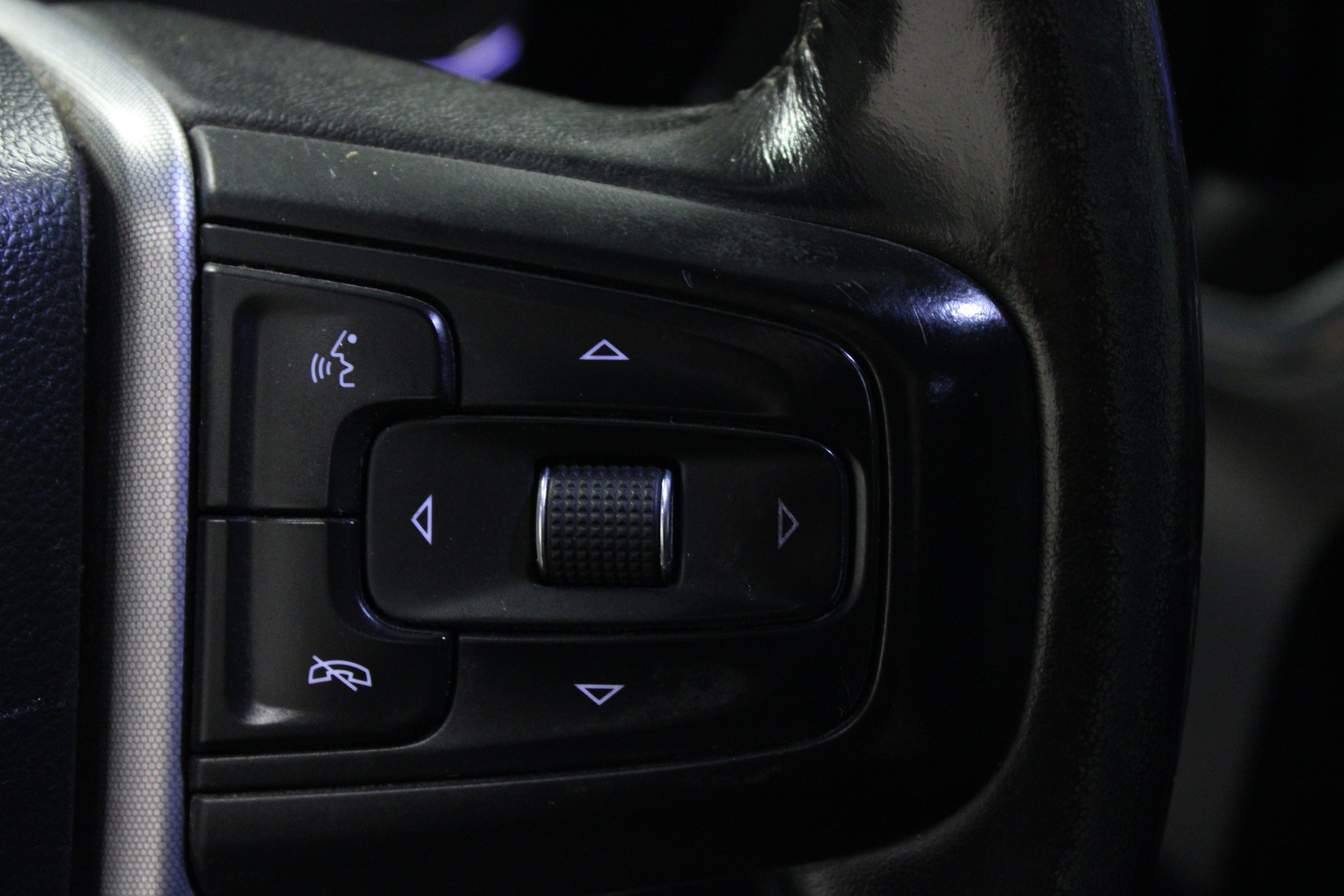 Used 2021 Summit White GMC SLE image 21