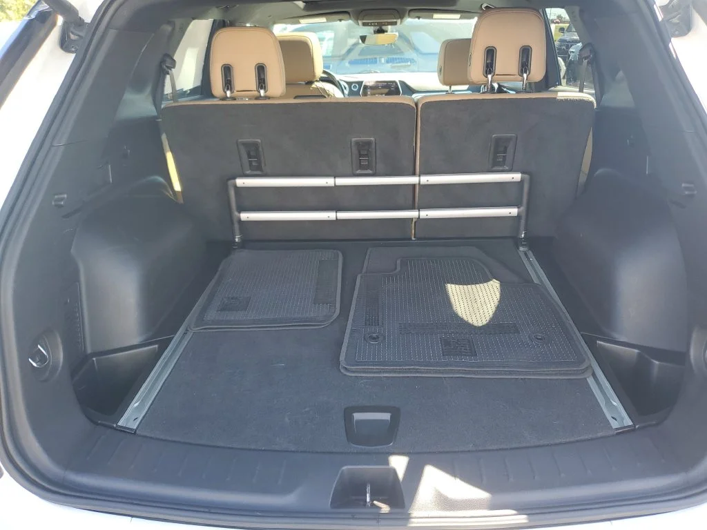 Certified Used 2019 White Chevrolet Premier image 9