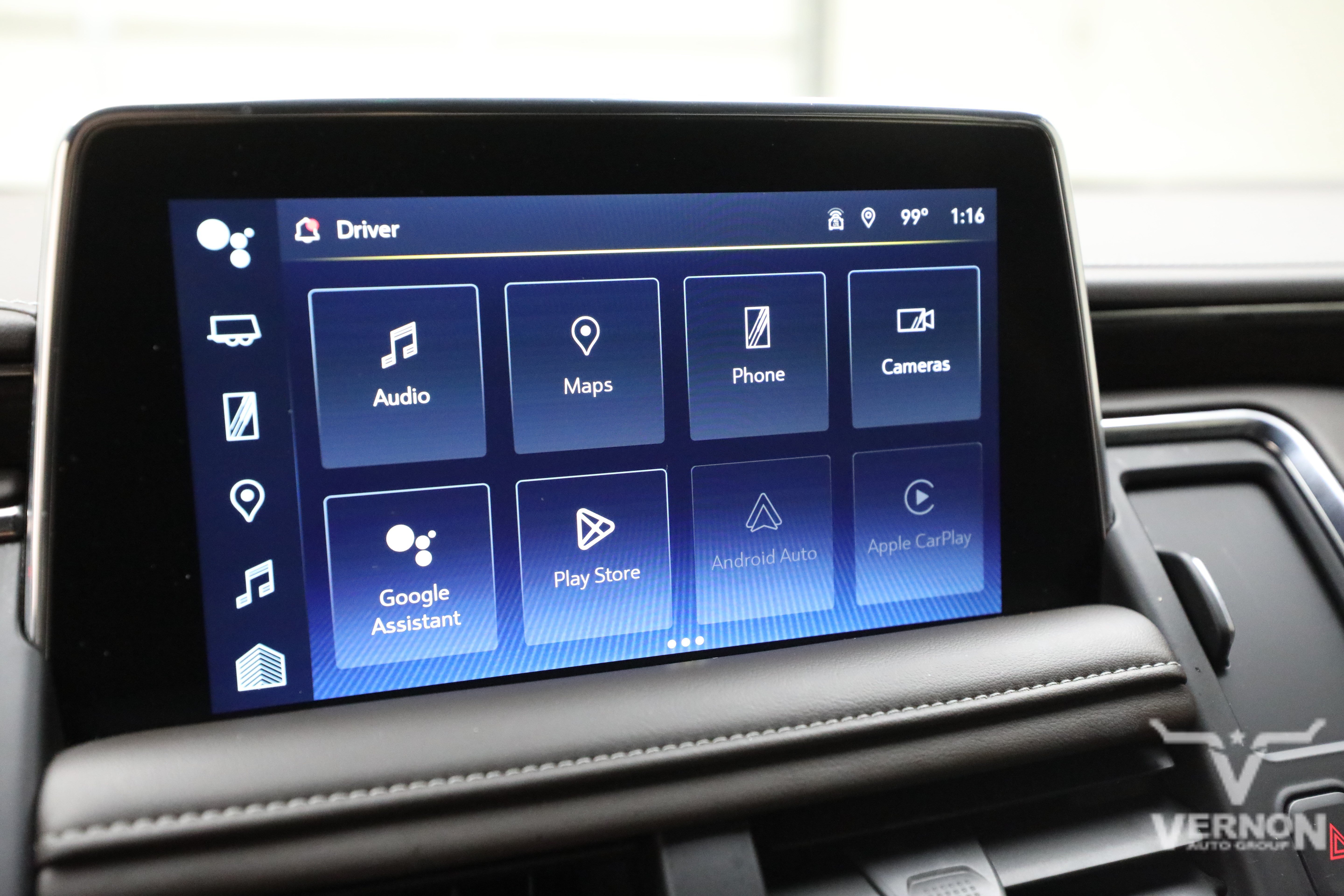 Used 2024 Iridescent Pearl Tricoat Chevrolet Y image 24