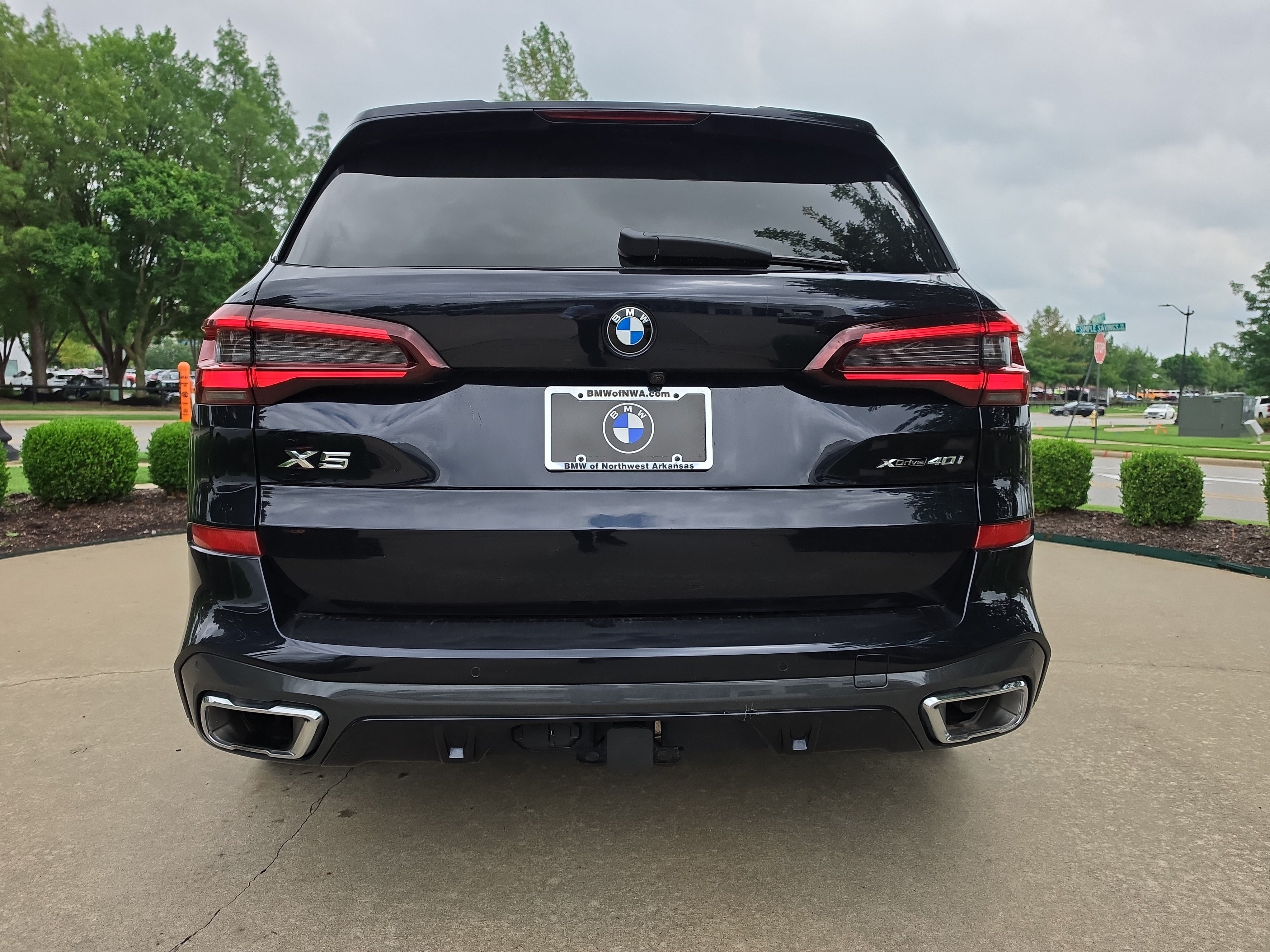 Used 2023 Carbon Black Metallic BMW xDrive40i image 4