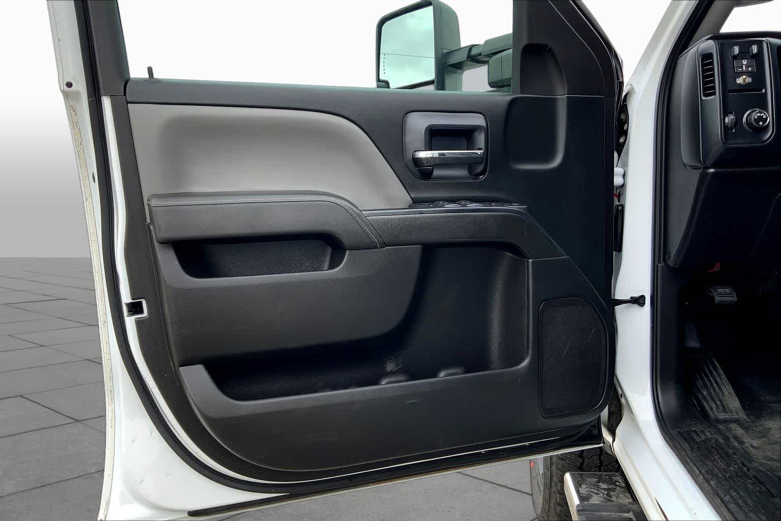 Used 2015 Summit White Chevrolet Work Truck image 21