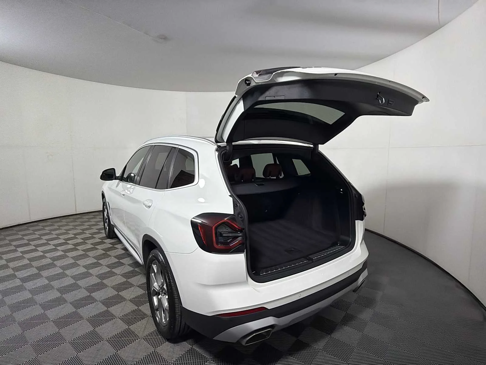 Used 2023 Alpine White BMW xDrive30i image 20