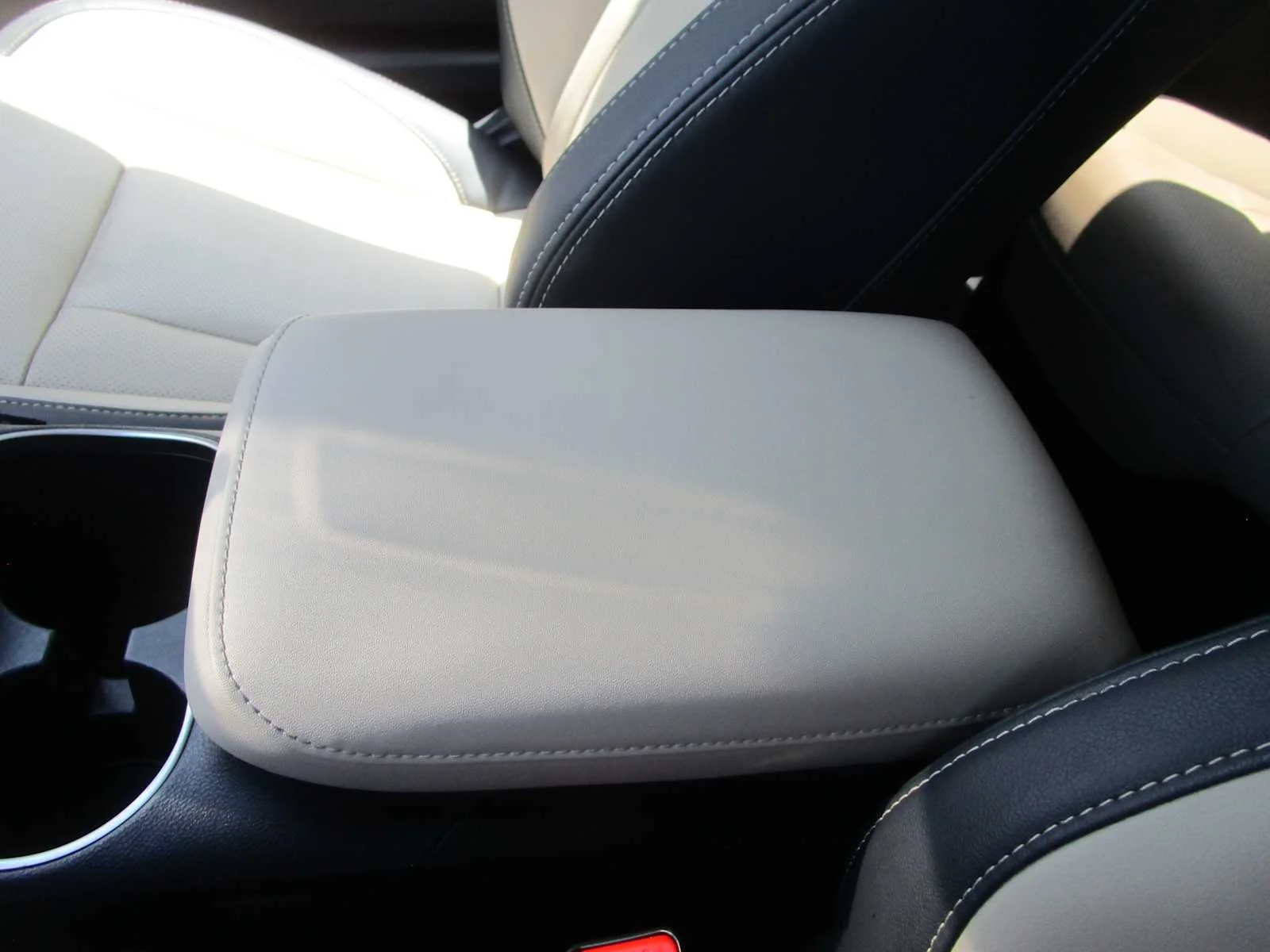 Used 2020 Crystal White Pearl Subaru Limited image 22