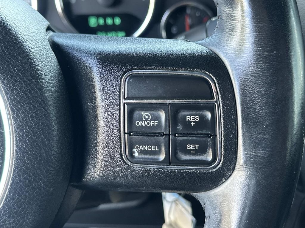 Used 2018 White Jeep Unlimited Sahara image 24
