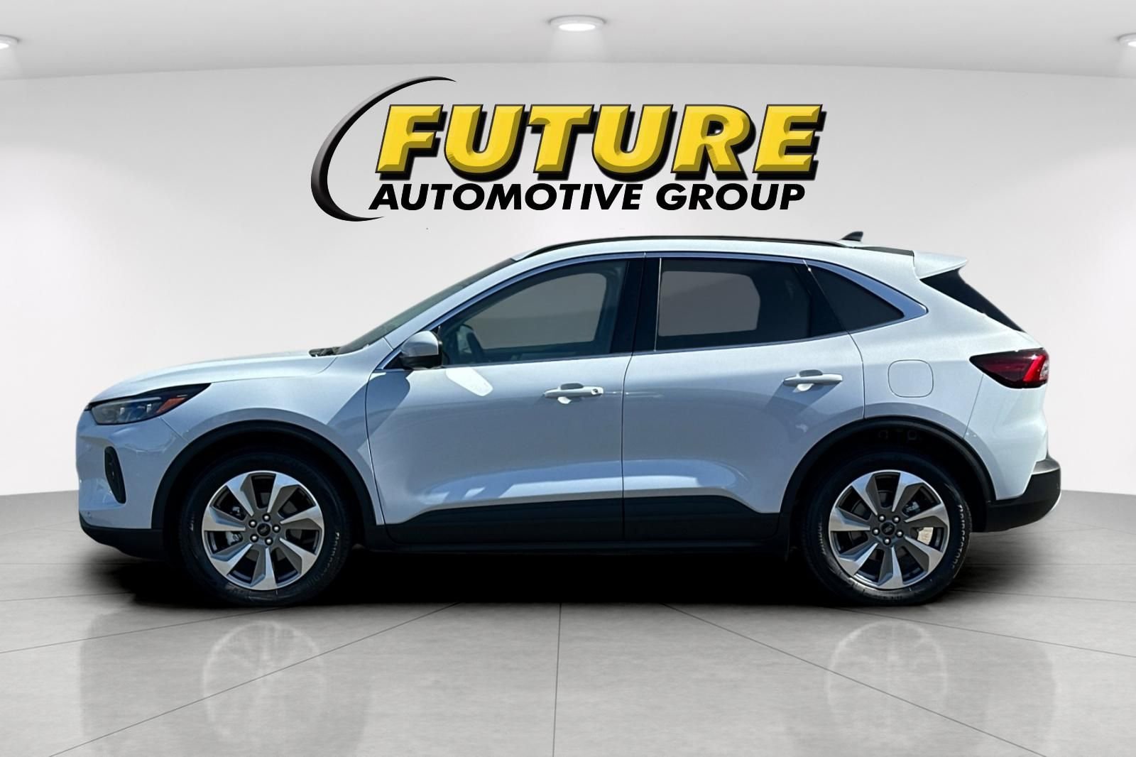Used 2025 Silver Ford Platinum image 6