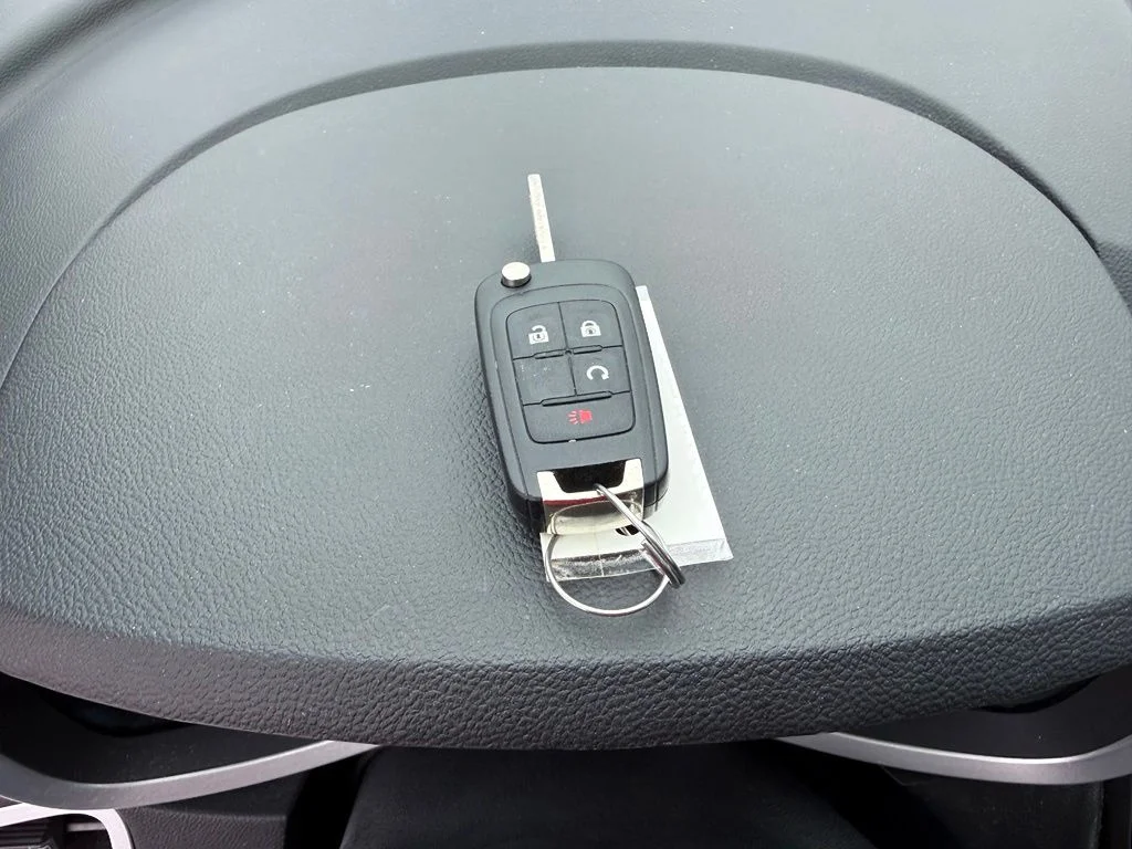 Used 2017 Red Chevrolet Premier image 5