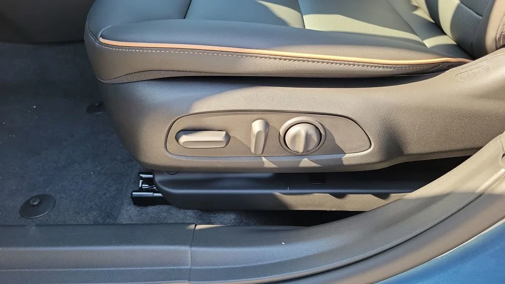 New 2026 Ocean Blue Metallic Buick Avenir image 19