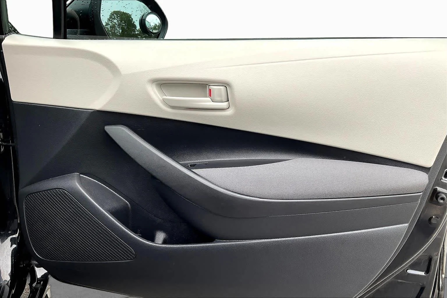 Used 2025 Midnight Black Metallic Toyota LE image 22