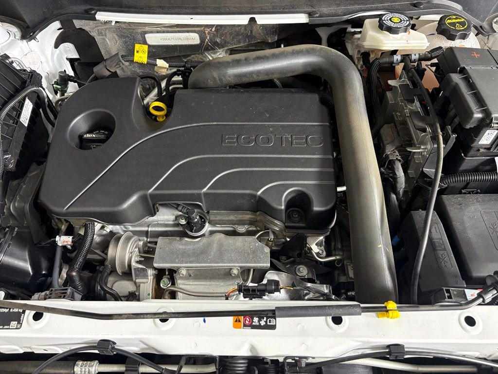 Used 2024 White GMC SLT image 41